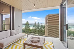 Luxury Ocean View Burleigh Apartment - Image 5