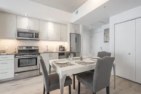 Modern Industrial 1BR + Balcony in Old Montreal - Image 5