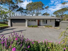 Oceanfront Beauty in Lilli Pilli - Image 3