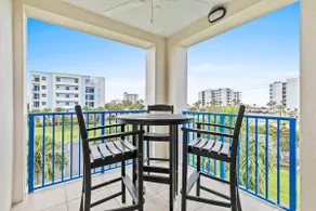 Gorgeous 3 Bed 2 Bath Condo with Peek A Boo Views of the Ocean. OW20-404 - Image 2