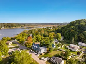 The Glarum House - Gorgeous Historic Home & A/C! - Image 3