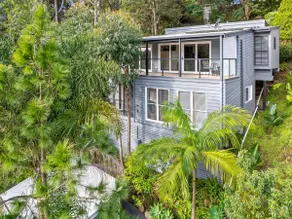 Treetop Spring Retreat | Terrigal, Sleeps 8 - Image 2