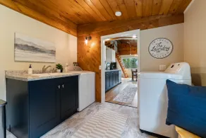 2 Bdrm w/Loft Cabin by Cozy Blue Caribou - Image 4