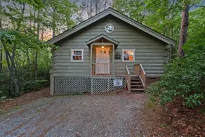 Romantic Log Cabin near Helen with Hot Tub - Image 3