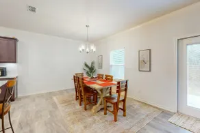 3BR home with full kitchen and W/D - Image 5