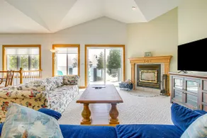 Beach Access on Lake Michigan: Sturgeon Bay Home - Image 4
