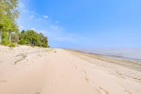 Beach Access on Lake Michigan: Sturgeon Bay Home - Image 3