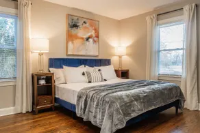NEW 3BR Near Everything | King Beds | Game Room - Image 4