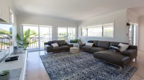 Sunny Shores Family Retreat - Image 2