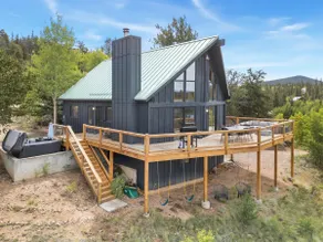 Private 3-Acre Retreat with Hot Tub & Divide Views - Image 5