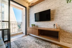 Luxury and Sophistication in a Prime Location - Image 4