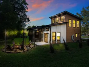 LUXE NEW! EZ Road, Fire Pit, Hot Tub, Home Theater - Image 5