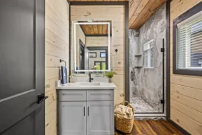 LUXE NEW! EZ Road, Fire Pit, Hot Tub, Home Theater - Image 4