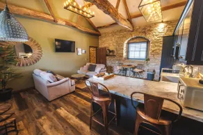 Presidential Cottage - Ultimate Couples' Retreat - Image 5