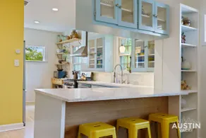 Charming Vintage House in Zilker with Hot Tub and Parking - Image 3