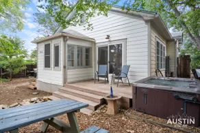 Charming Vintage House in Zilker with Hot Tub and Parking - Image 4