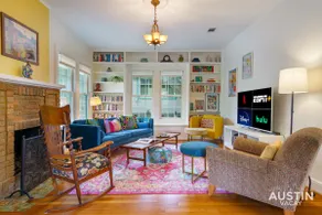 Charming Vintage House in Zilker with Hot Tub and Parking - Image 2