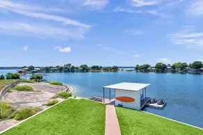 Hill Top Haven-Modern lakefront home on Clear Cove - Image 4