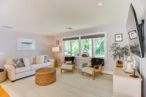 Coastal-modern Home < 3 Mi to Charlestown Beach! - Image 4