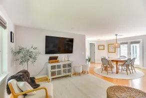 Coastal-modern Home < 3 Mi to Charlestown Beach! - Image 5