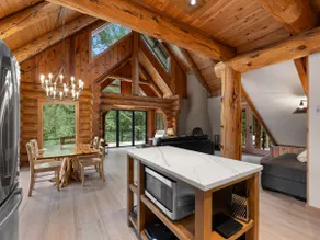 Luxury River Front Log Home,River Access, Hot Tub - Image 4