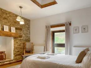 Tawny Barn - Image 4