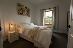 Farm Stay, Close to Wineries, Modern, Luxury - Image 2