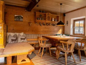 Historic farmhouse 200 years old meets new - Image 2