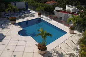 Exclusive house in Las Brisas with a pool - Image 2