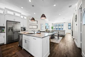 Charming Lake House Retreat In Rowlett - Image 4