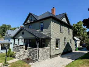 4BR-Beautiful Historic Home - Image 2