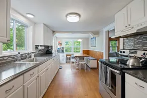 4-BR Lakeside Retreat; 4 Minutes from Okemo - Image 2
