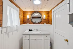 4-BR Lakeside Retreat; 4 Minutes from Okemo - Image 4