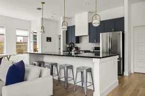 Gorgeous New Build ~Luxury Finishes~ Huge Balcony - Image 4