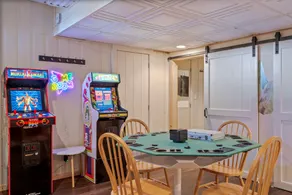 5br/2ba Lake & Ski House w/ Waterfront & Hot Tub - Image 4