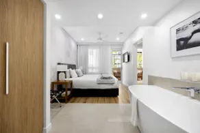 Opulence 125 - One Bedroom In Sebel Building - Image 3