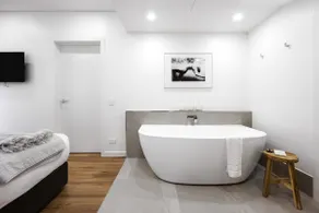 Opulence 125 - One Bedroom In Sebel Building - Image 4