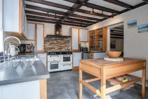 Bryn View – 5 Bedroom Holiday Home – Oxwich - Image 4