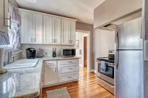 4BR/2BA - Hollywood Getaway - Fireplace - Image 3