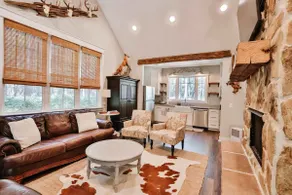 The Camellia Cottage - private family space - Image 3