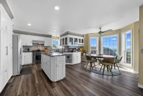 Adelines Lake View Elegant Home in Gated Community Sleeps 15 - Image 4