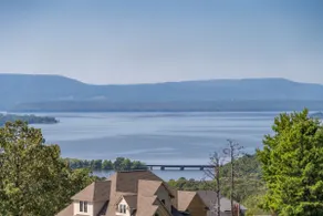 Adelines Lake View Elegant Home in Gated Community Sleeps 15 - Image 5