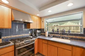 Port Place | Pool & Hot Tub | Close to Everything! - Image 3
