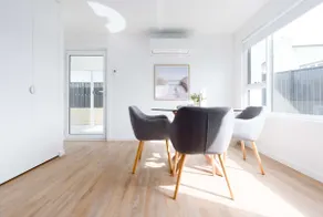 Bright & Airy Coastal abode - Image 3