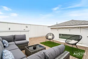 Urban Oasis | 1 Mile from UT + Garage and Rooftop! - Image 3