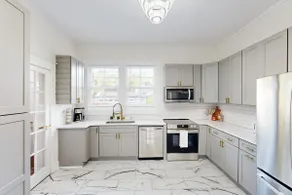 < 2 Mi Dtwn Augusta: Charming Historic Home - Image 5