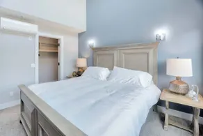 Luxe Condo Overlooking Park - Image 5
