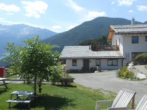 \"Grushof App Paföl\" mit Bergblick, gemeinschaftlich genutztem Garten & WLAN - Image 2