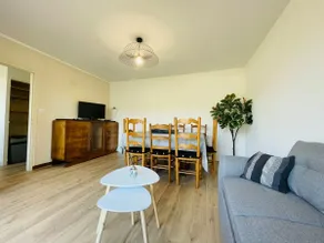 Spacious Casa – 6 Bedroom House with Garden - Image 3