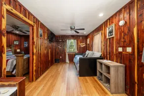 Three-Suite Riverfront Retreat - Image 2